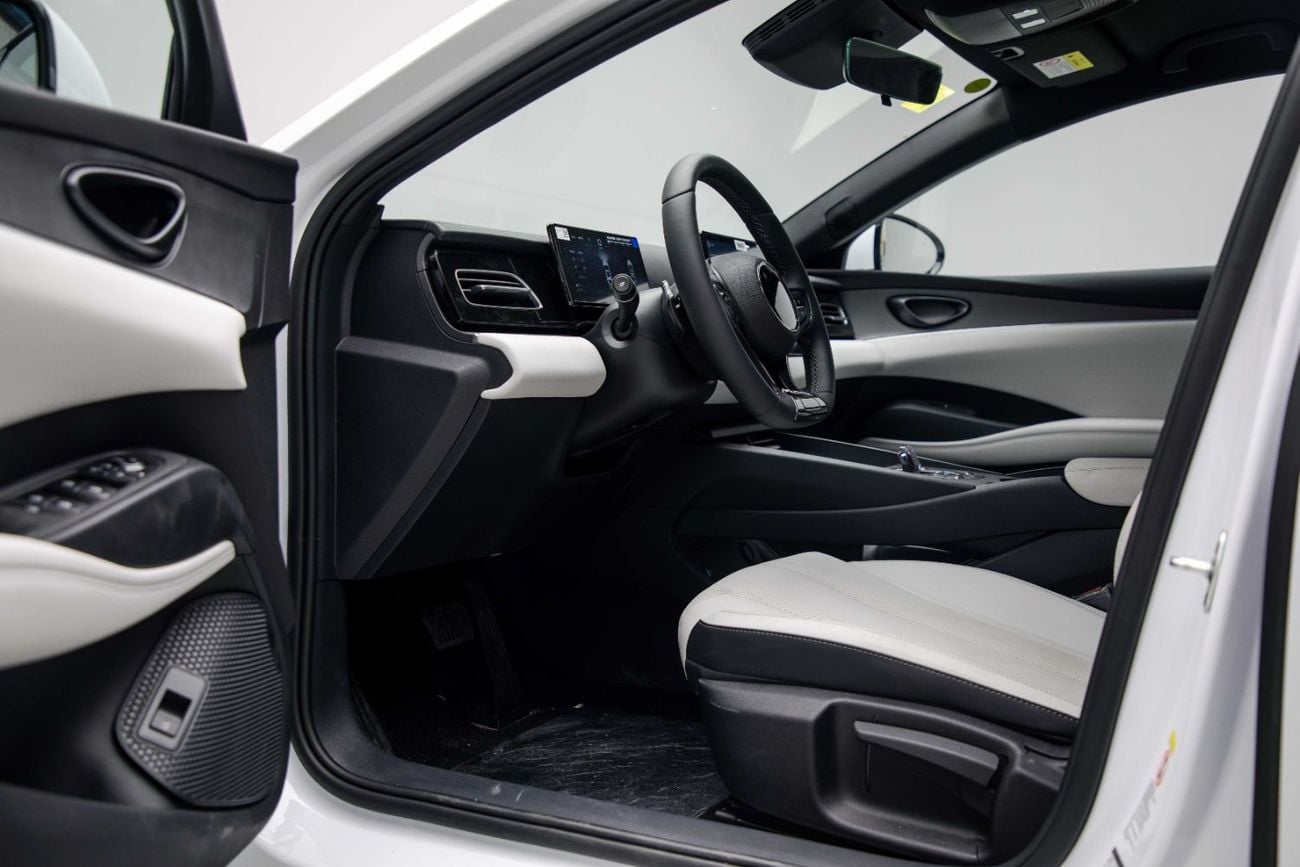 بي واي دي سيل 06 دي إم-آي ID Luxury 1.5L - White Inside Grey | Export Only