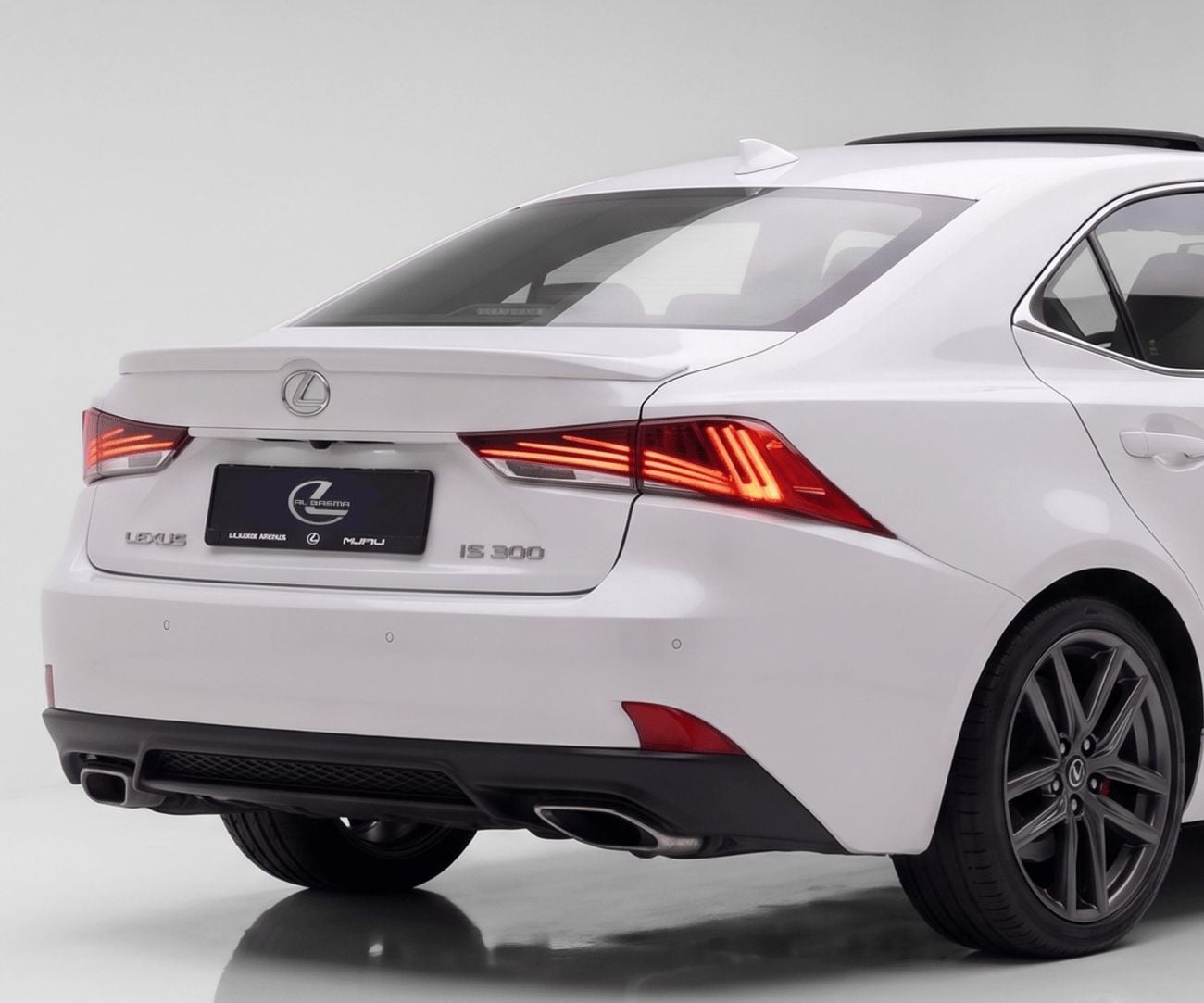 Lexus IS300 RWD (NON GCC) 2.0