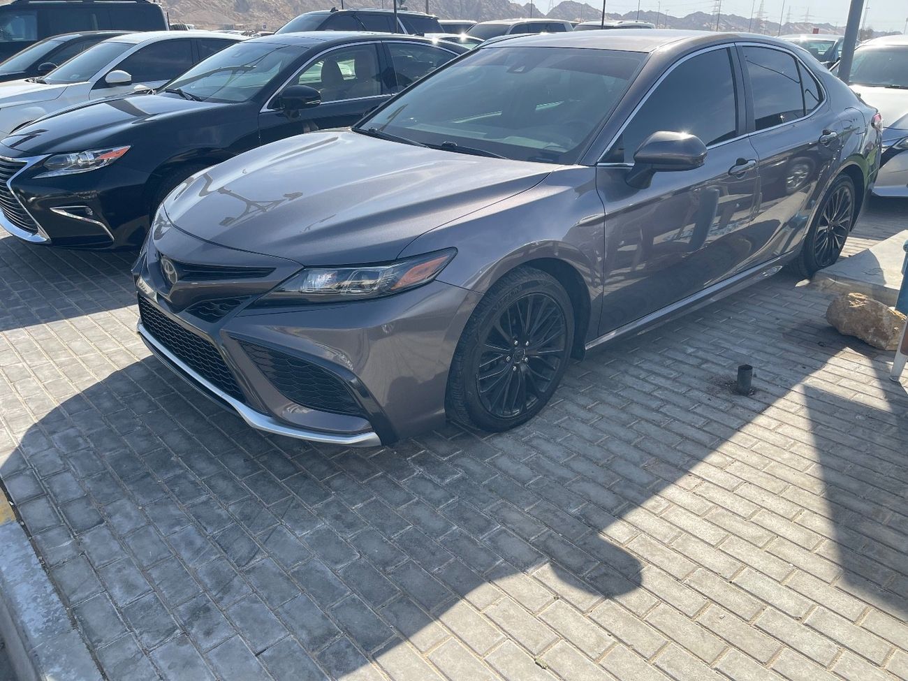 Toyota Camry SE 2.5L (181 HP)