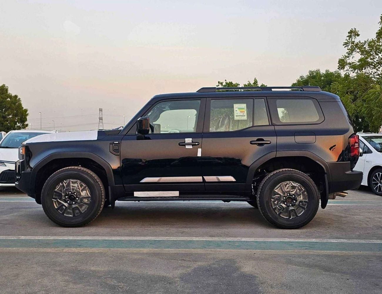Toyota Prado ALL ROUNDER TURBO 2.4L PETROL ALL ROUNDER TURBO / 2.4L PETROL V4 / SUNROOF / DIFFLOCK / COOL BOX (CODE#PPARY)