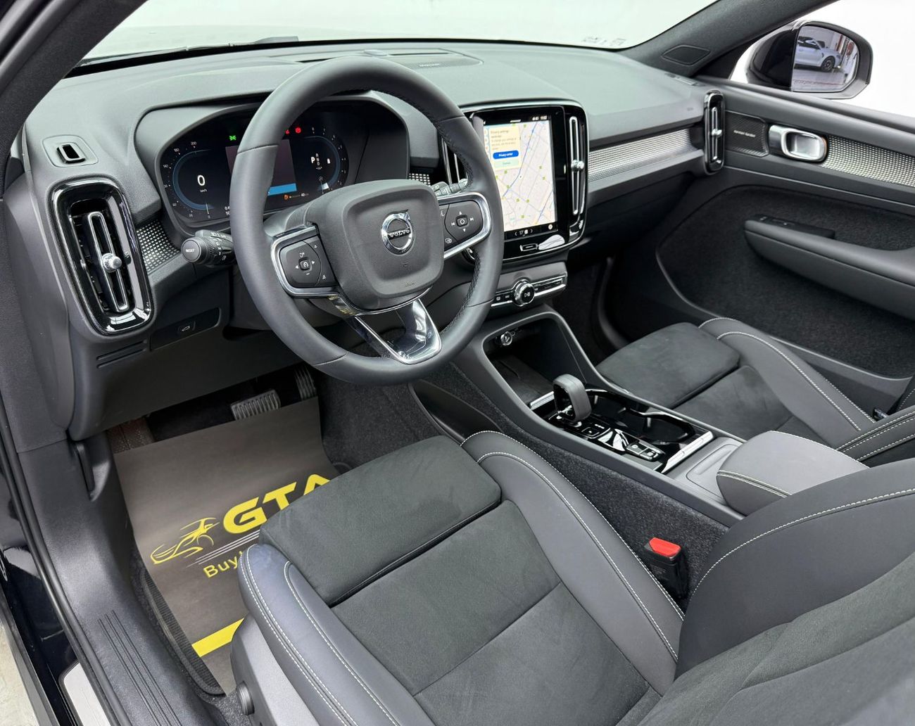 Volvo XC40 B4 2024 Volvo XC40 B4, 2027 Volvo Warranty, 2029 Volvo Service Pack, Very Low Km, Fully Loaded, GCC