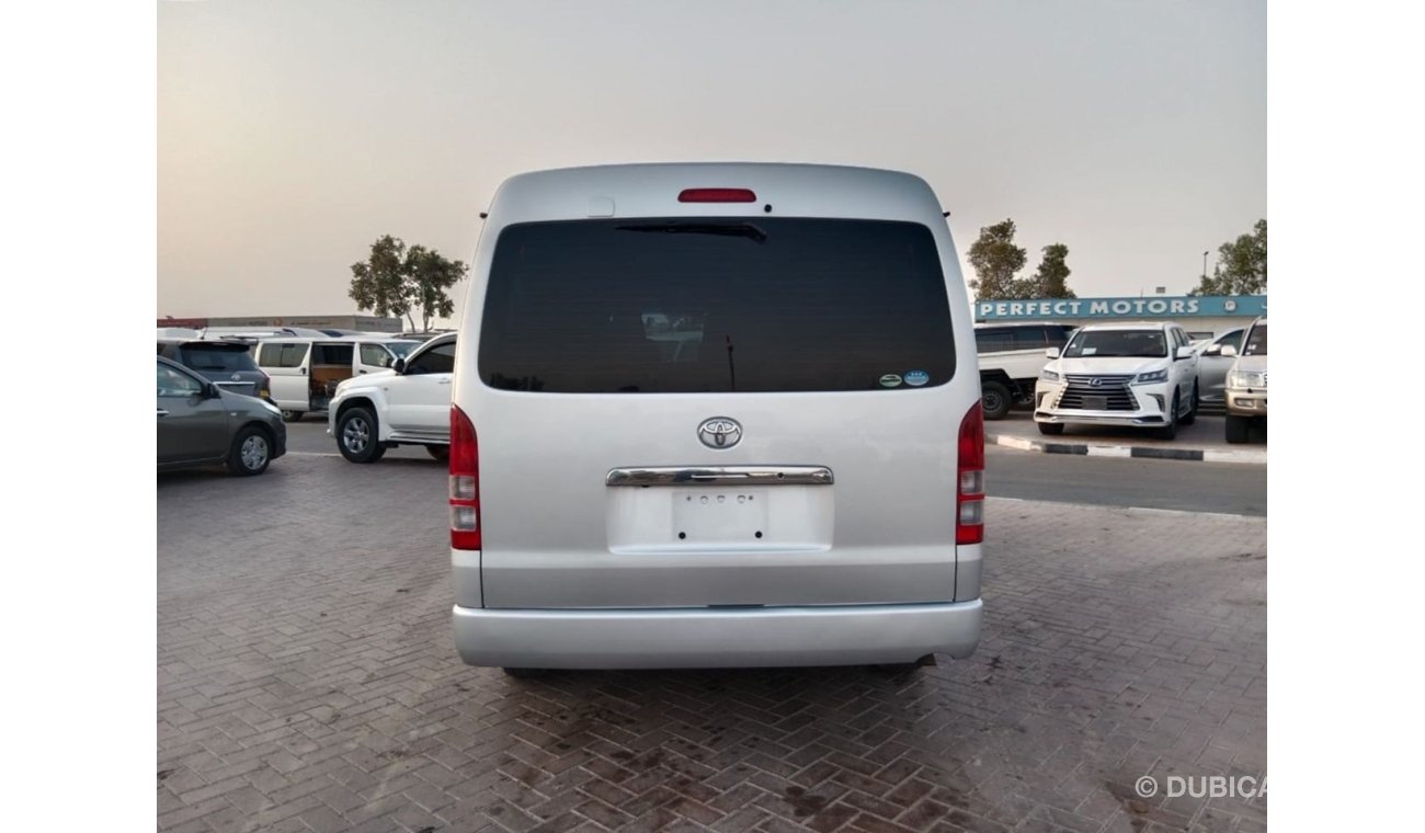 تويوتا هاياس TOYOTA HIACE VAN RIGHT HAND DRIVE (PM1518)