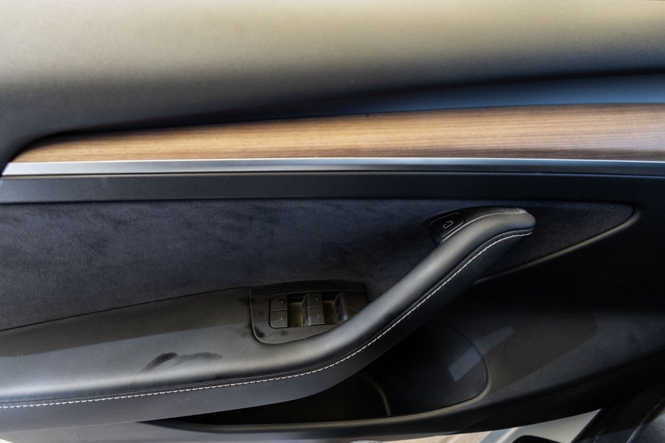 تسلا موديل 3