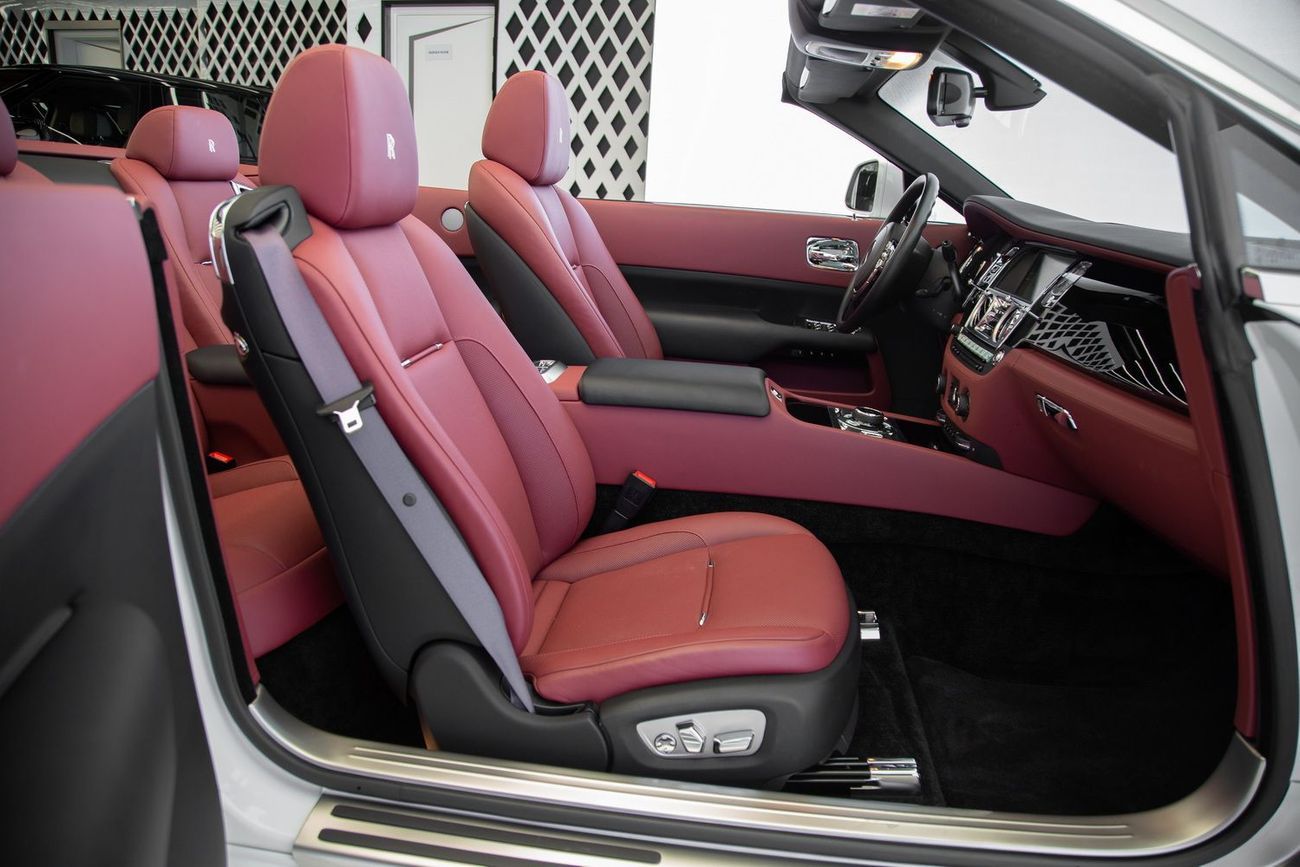 رولز رويس داون Rolls Royce Dawn