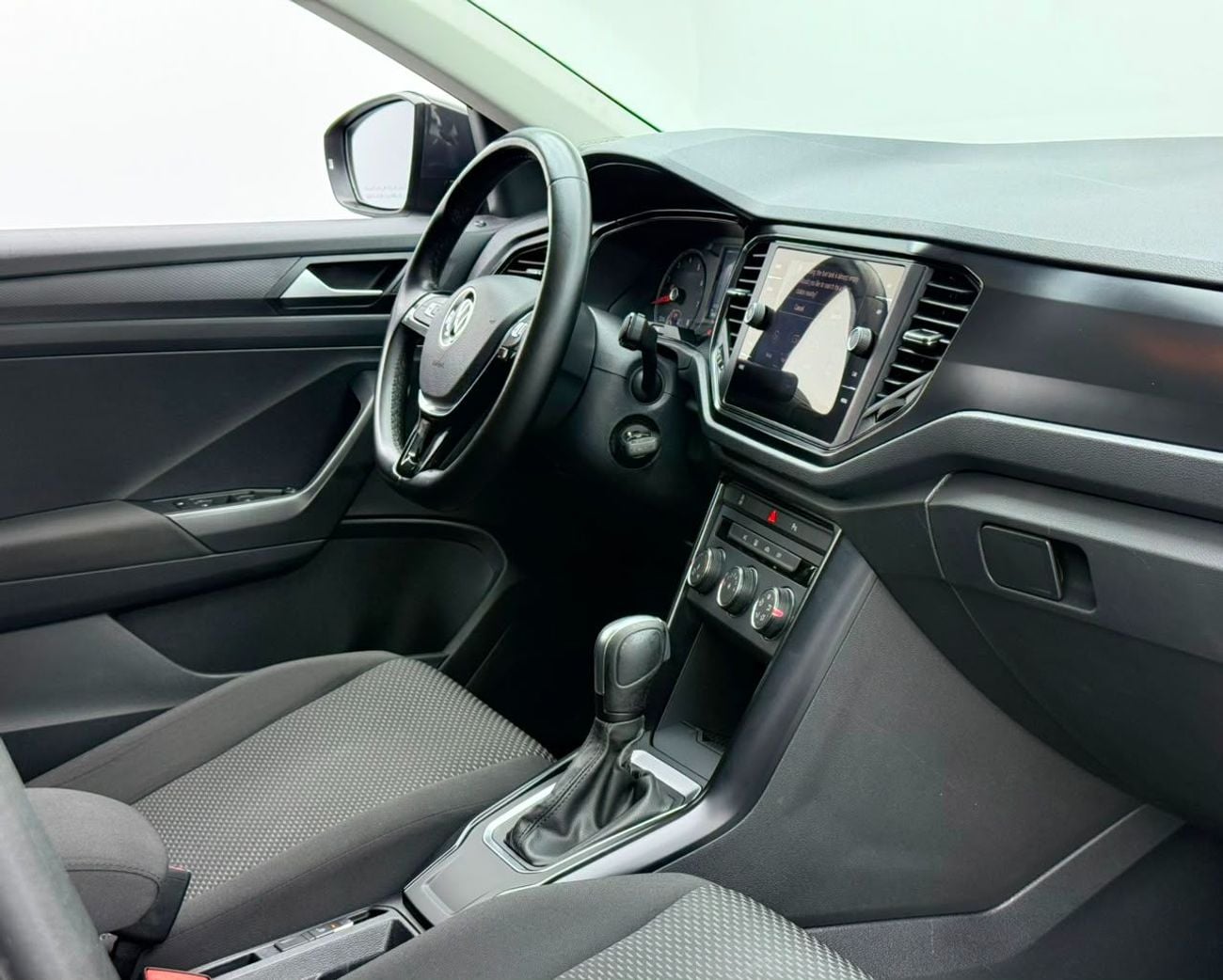 فولكس واجن T ROC 2022 Volkswagen T-Roc, Auto Guard Warranty, Excellent Condition, GCC