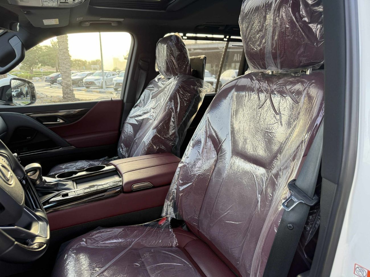 Lexus LX 600 Signature 3.5L ( CYL) GCC SPEC UNDER WARRANTY