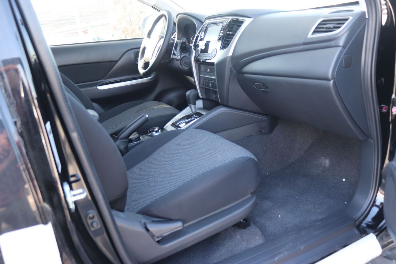 Mitsubishi L200 2.4L SPORTERO, AUTOMATIC, PUSH START, ALLOY WHEELS, MODEL 2023