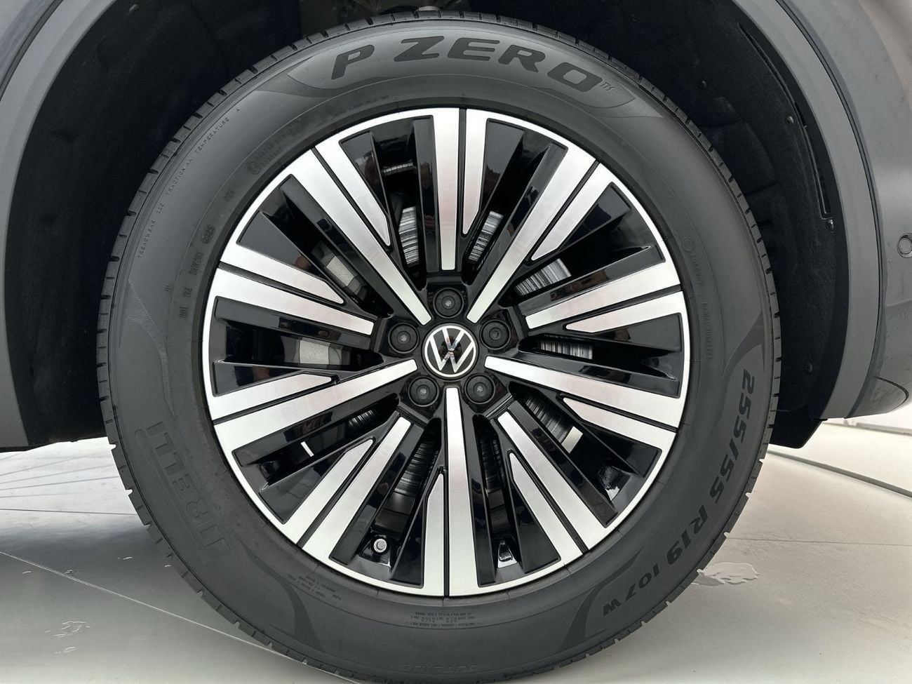 فولكس واجن طوارق Touareg Elegance - Tirano (Ref#00417) / 39,100 AED SAVINGS from New Car