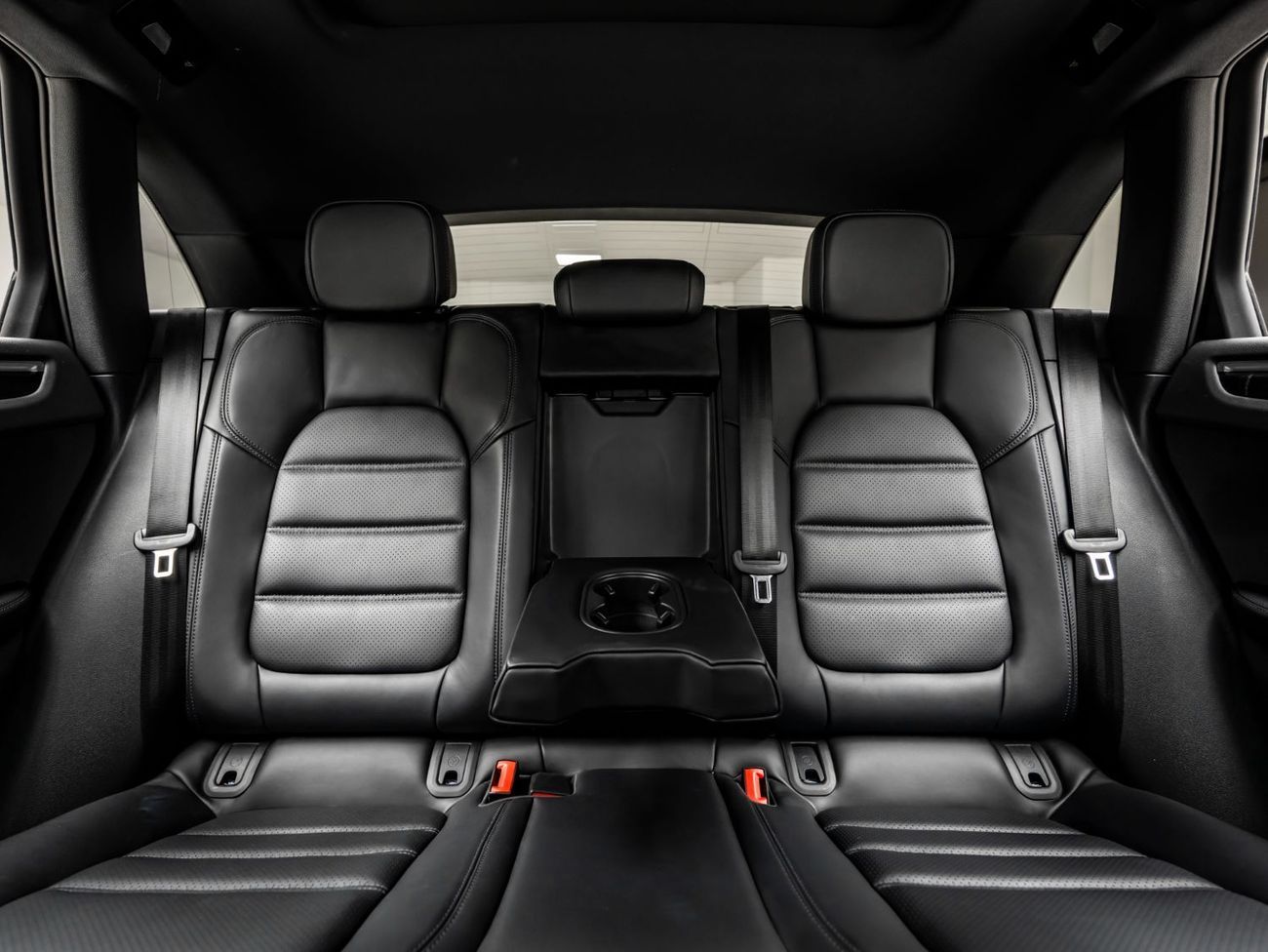 Porsche Macan GTS 3.0L (360 HP) 2024 Porsche Macan GTS, 2026 Porsche Warranty, Low KMs, GCC