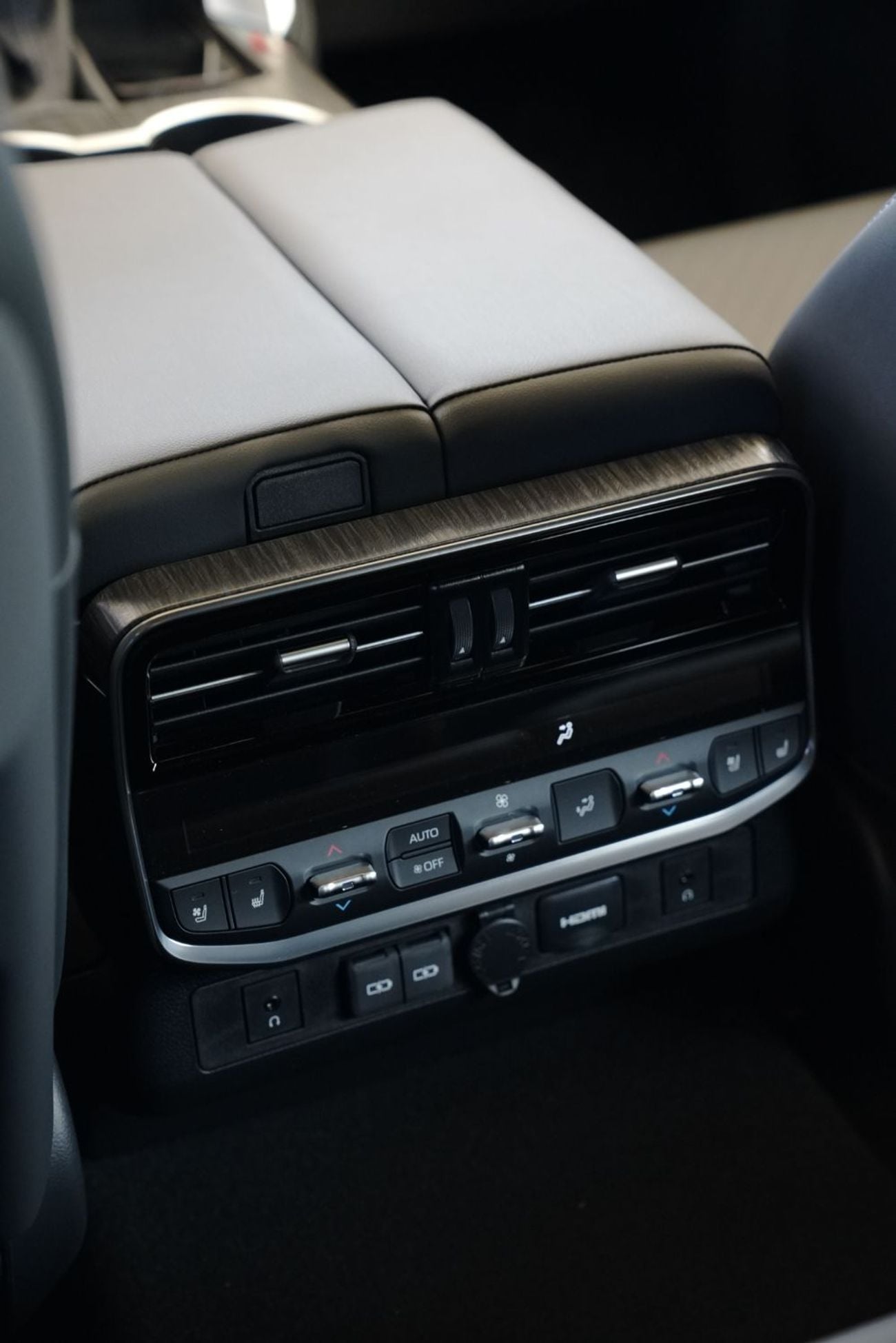 Toyota Land Cruiser VXR