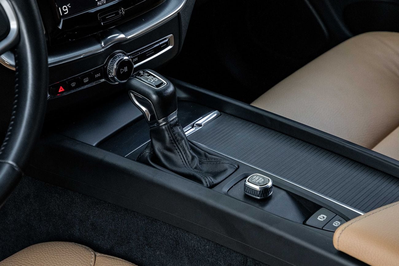 Volvo XC60 XC60 Momentum T5 | 1,469 P.M | 0% Downpayment | Excellent Condition!