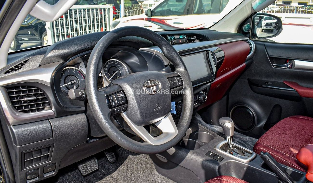 تويوتا هيلوكس SR5