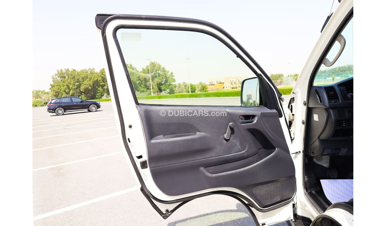 Toyota Hiace 2018 | Toyota Hiace | High Roof Chiller Van | GCC Specs | Excellent Condition