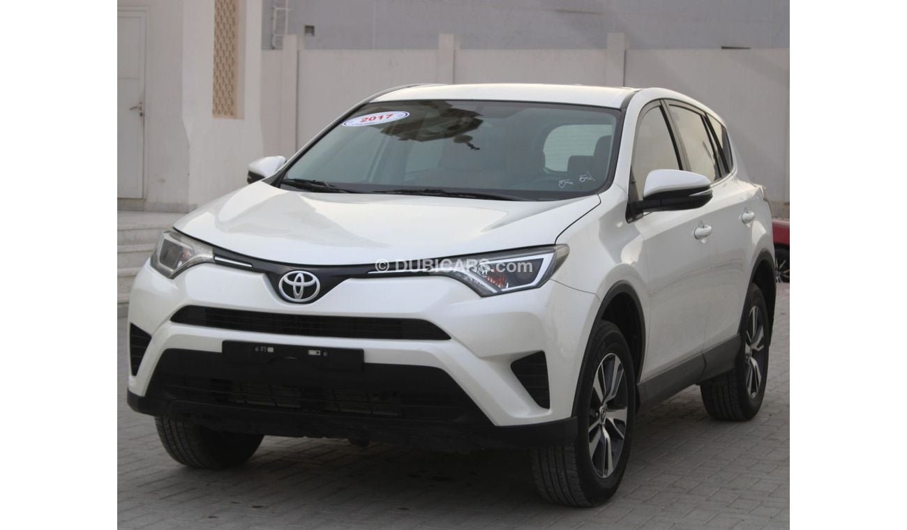 Toyota RAV4 EX TOYOTA RAV 4 WHITE 2017 GCC EXCELLENT CONDITION WITHOUT  ACCIDENT