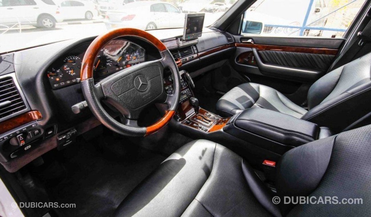 Mercedes Benz S500 Large