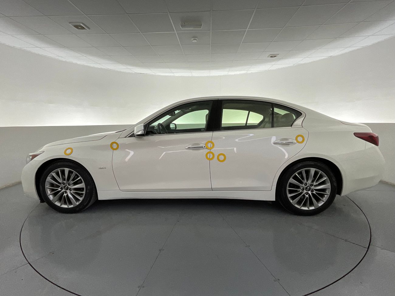 Infiniti Q50 Premium / Luxe