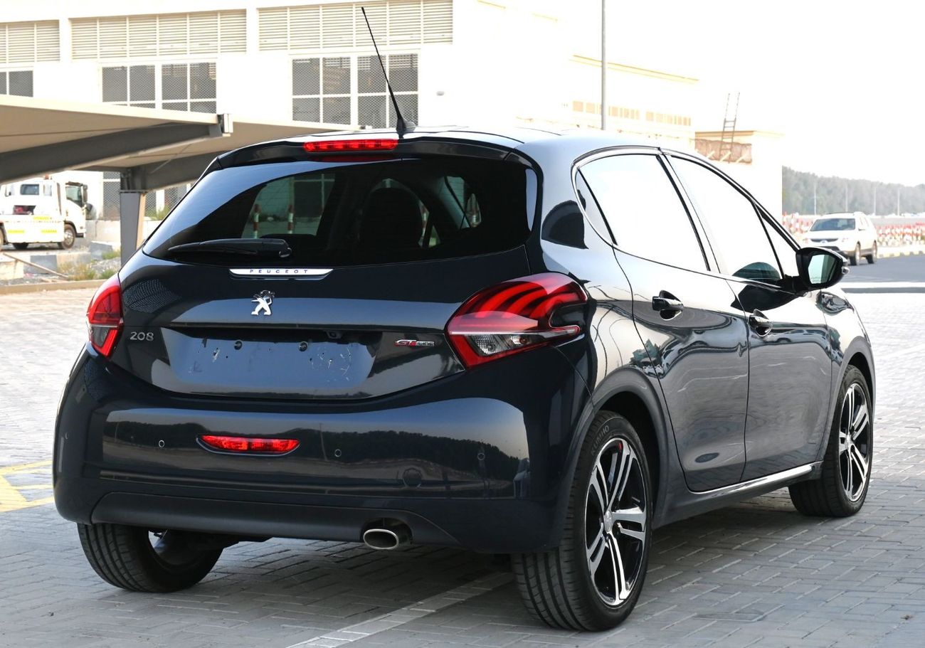 بيجو 208 GT لاين بيجو 208 GT_LINE خليجي 2018 بحالة ممتازة من الداخل والخارج