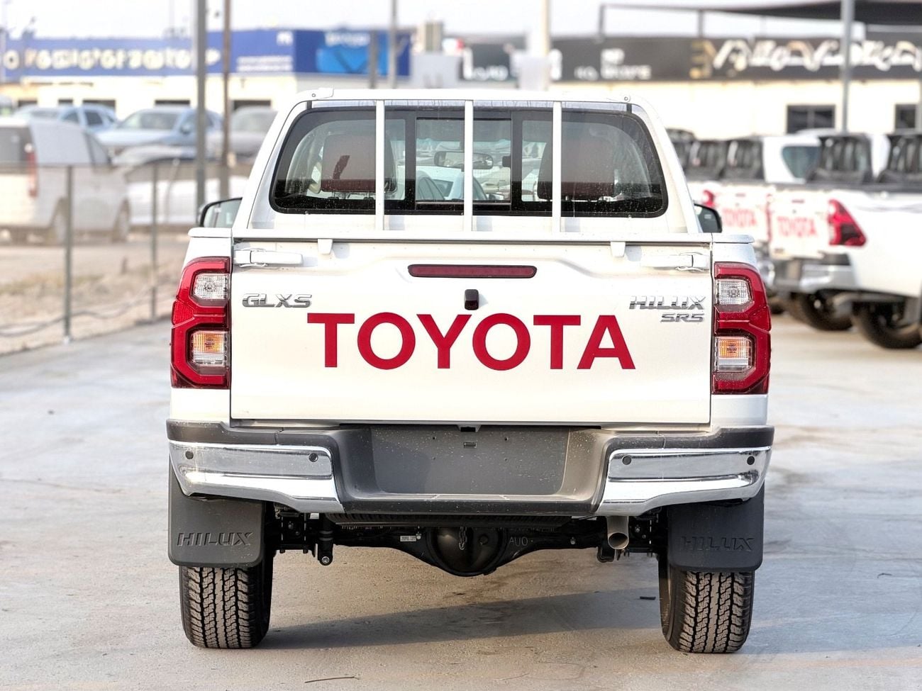 Toyota Hilux SGLX TOYOTA HILUX (GUN125) 2.4L Pick-up 4WD 4Doors