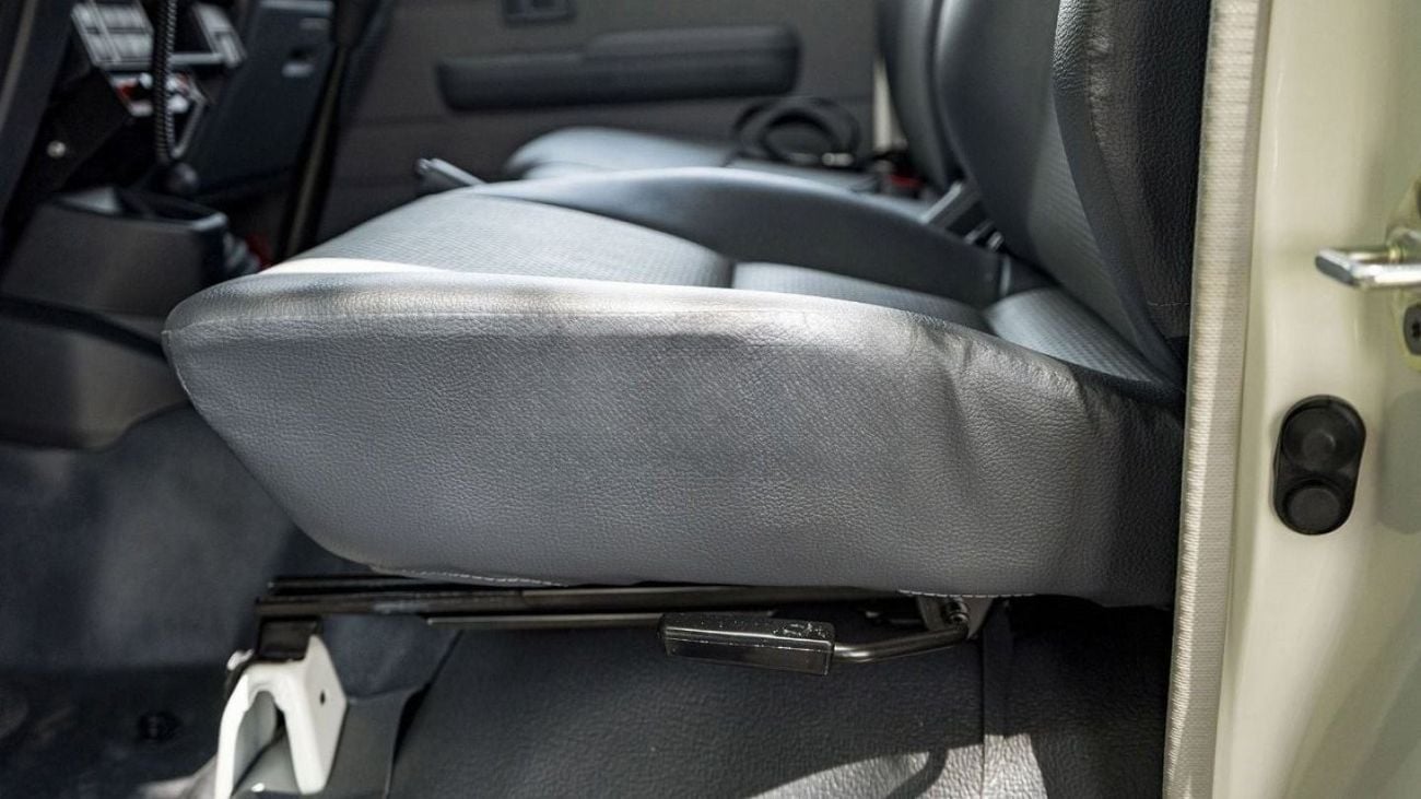 Toyota Land Cruiser 70 AMBULANCE LC78 4.2D MT MY2024