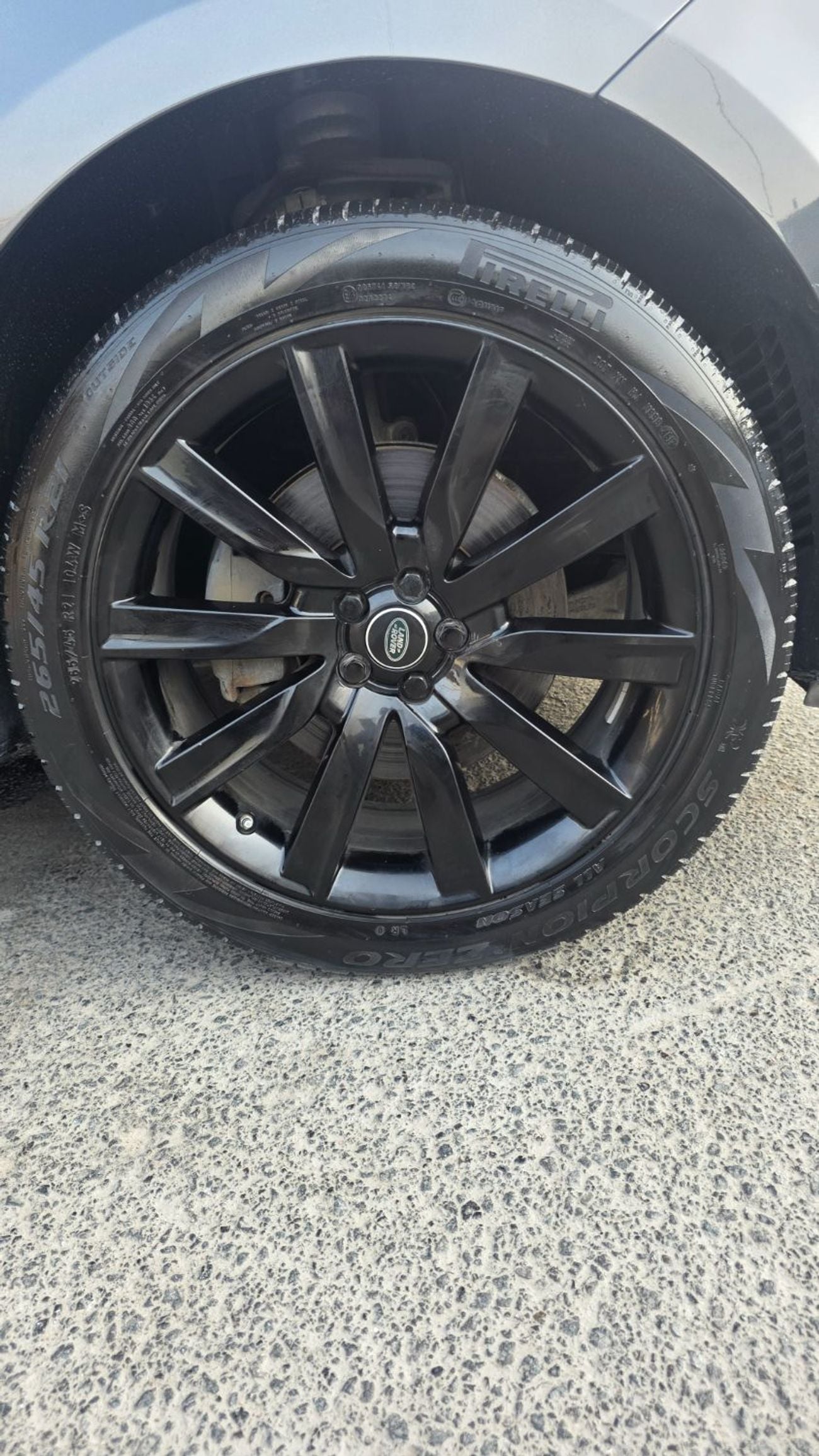 Land Rover Range Rover Velar R-DYNAMIC HSE