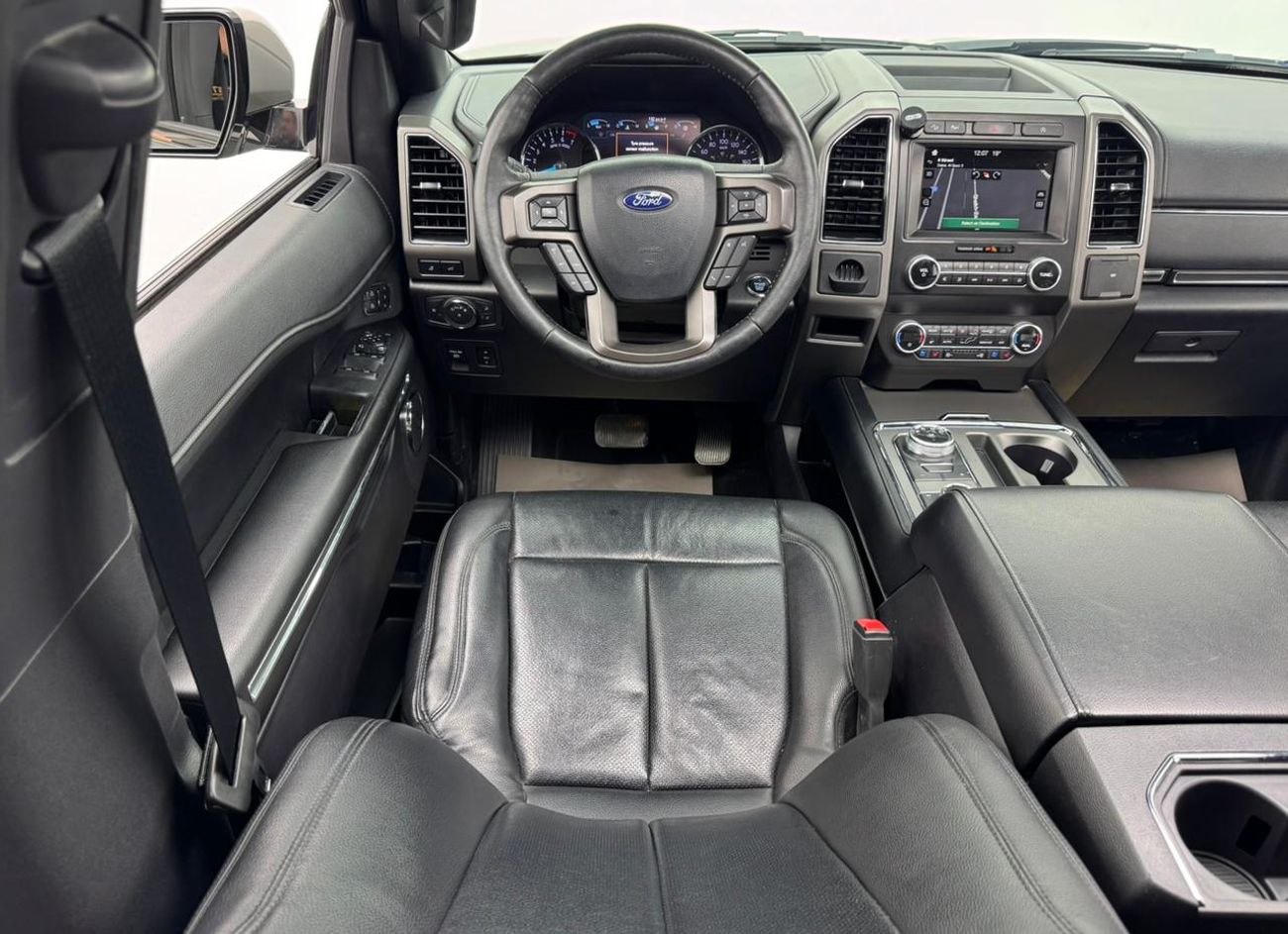 Ford Expedition 2019 Ford Expedition XLT, Ford Service History, 2027 Ford Warranty and Service Pack, GCC