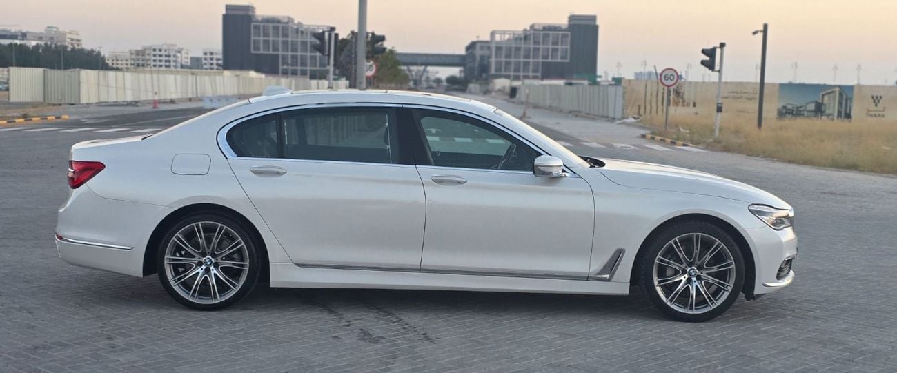 بي أم دبليو 730Li