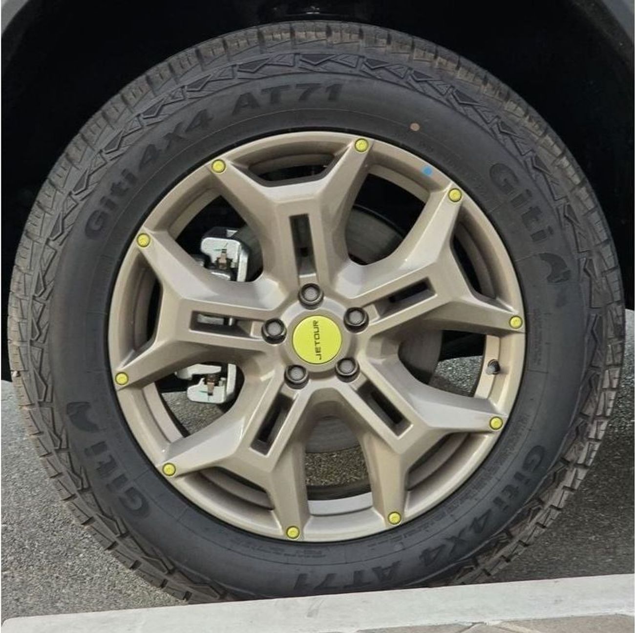 Jetour T2 2024 Jetour T2 2.0L turbo 8 Speed AT Full option