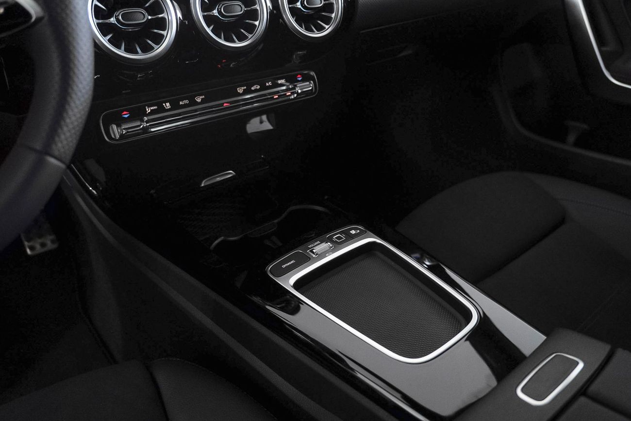 Mercedes-Benz CLA 200 CLA200 / Mercedes Warranty / Delivery Mileage