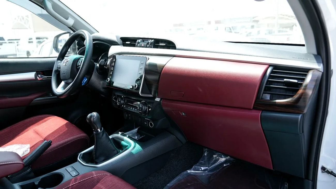تويوتا هيلوكس SR5 (NON GCC) Brand 2.7 FULL OPTION Double Cab GLX - GCC Specs