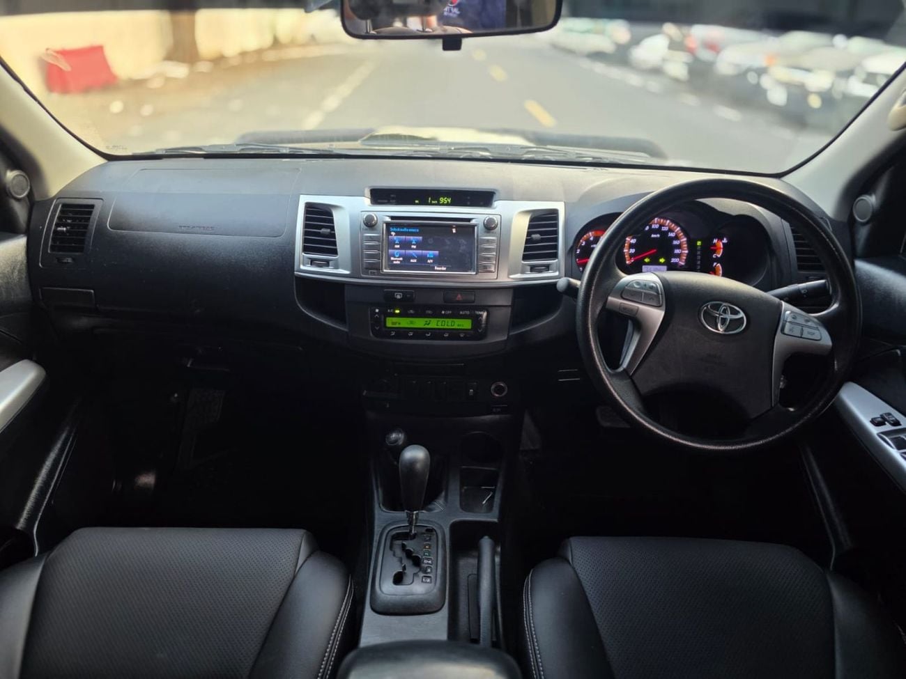 Toyota Hilux 2015 | 3.0L DIESEL | AT | RHD | DOUBLE CABIN | HEAVY BULL BAR | AIR SNORKEL | SPORTS BAR