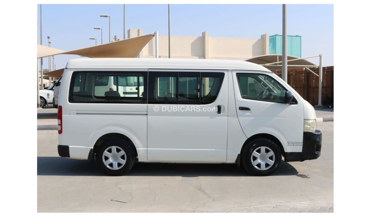 Toyota Hiace 2013 | 15 SEATER PASSENGER VAN WITH GCC SPECS AND EXCELLENT CONDITION