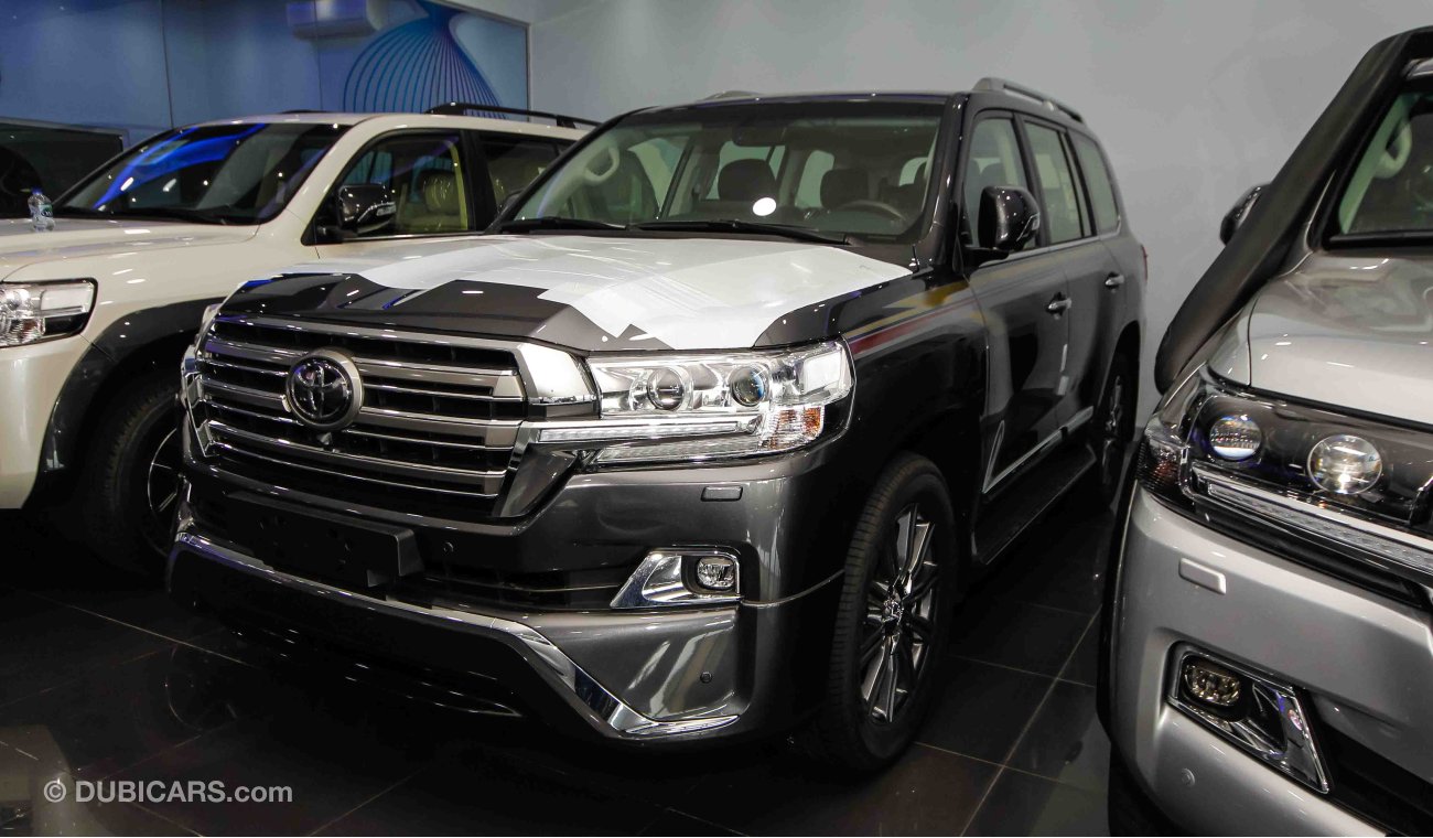 Toyota Land Cruiser GXR V8