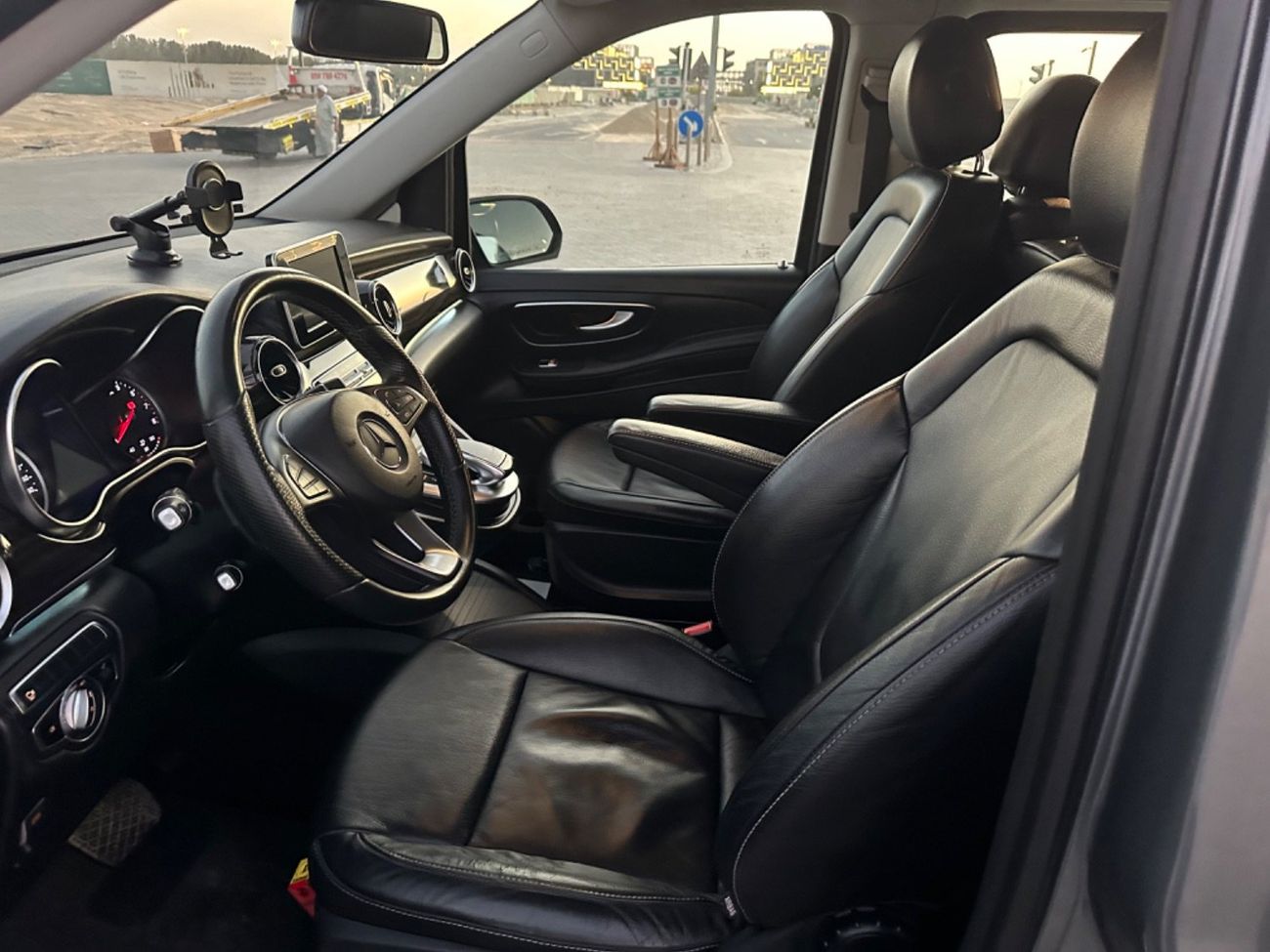 Mercedes-Benz V 250 Std 2.1L MODEL 2020 GCC CAR PERFECT CONDITION INSIDE AND OUTSIDEE