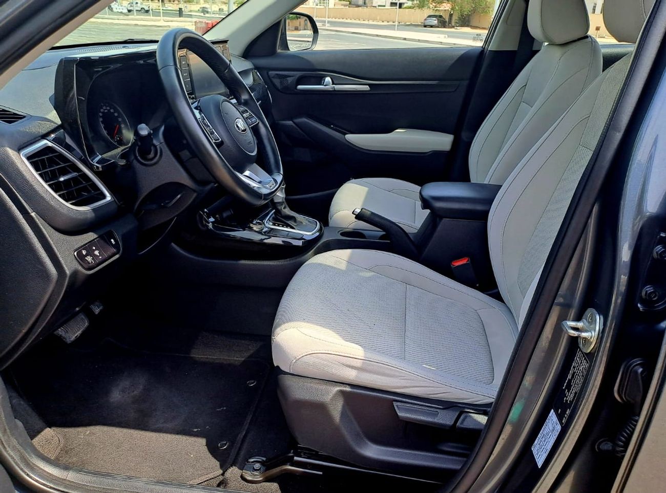 كيا سيلتوس EX 740-Monthly l GCC l Sunroof, Full Option I Accident Free