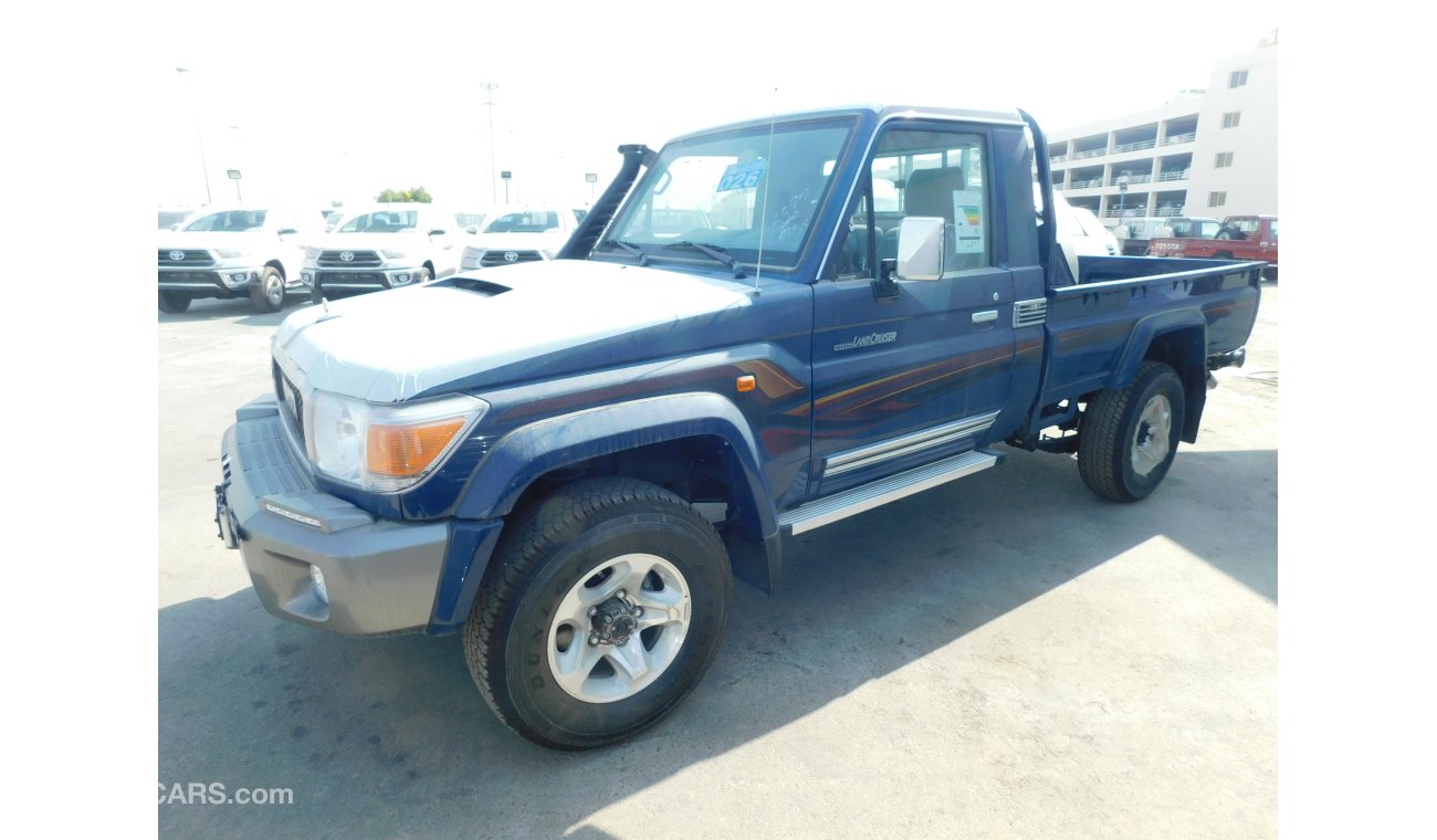 تويوتا لاند كروزر بيك آب Single Cab Pickup V8 4.5L TD Limited 4WD MT With full Option(Only on Sahara Motors)