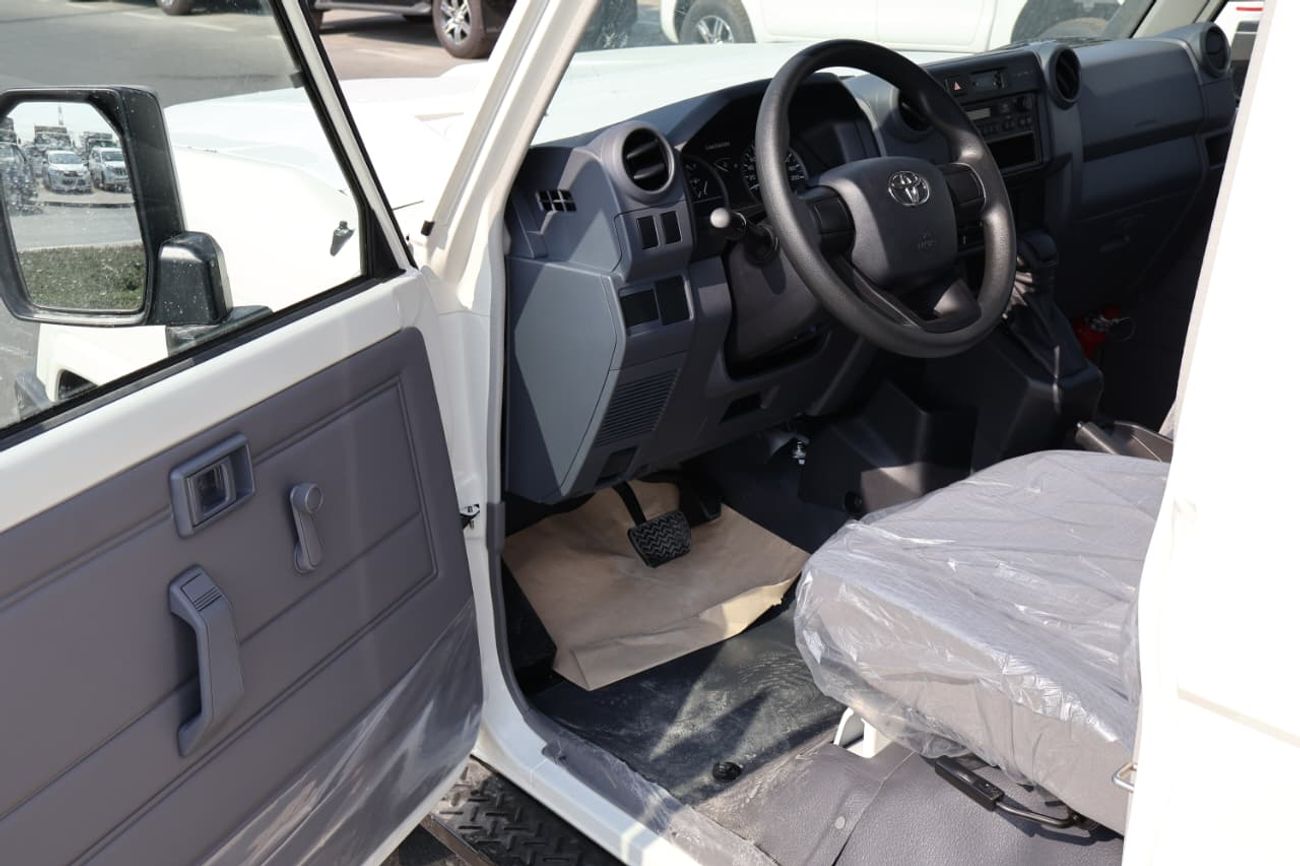 Toyota Land Cruiser 2025 LC78 4.0L  V6 AT