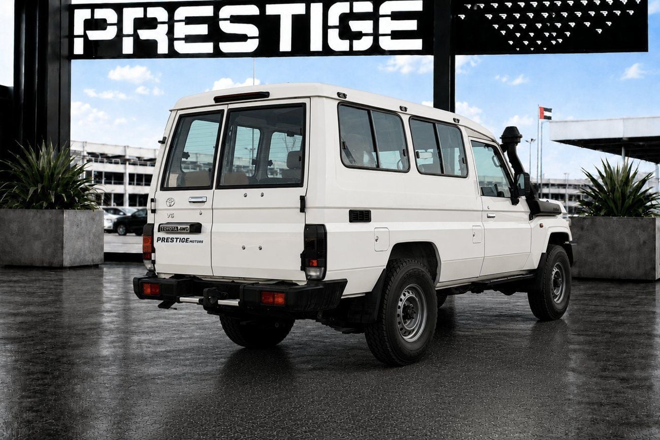 Toyota Land Cruiser LC78 Base V6 4WD Automatic GCC Specification
