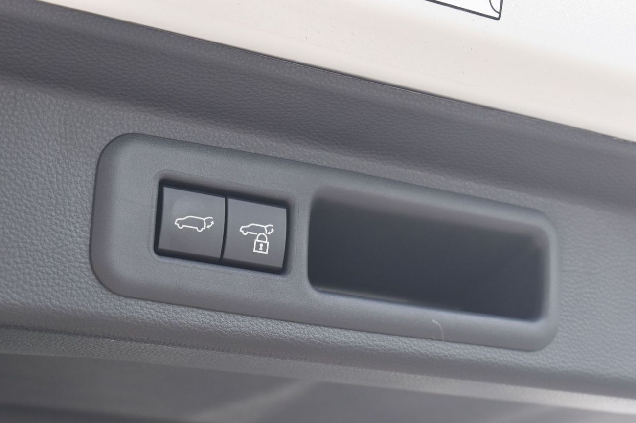 تويوتا سيكويا SEQUOIA 3.5L  SR5 TRD OFF ROAD