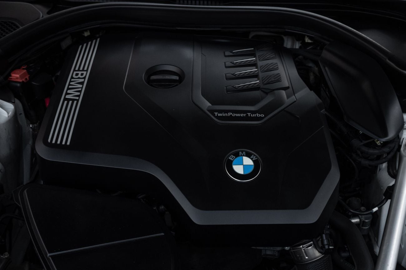 BMW 520i 520i | 1,665 P.M | 0% Downpayment | BMW HISTORY | UNDER WARRANTY!
