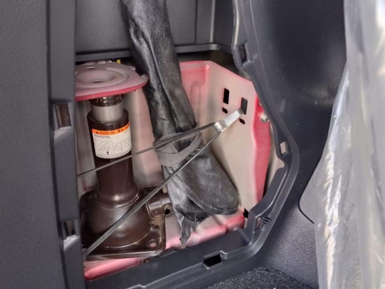 Toyota Fortuner VX-RHD-4WD-2.8L-Automatic-Diesel-7 Seats-5 Doors