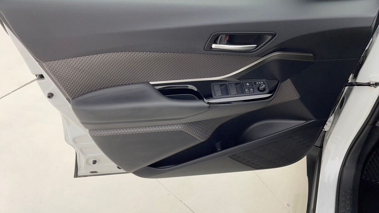 تويوتا CHR VX 1.8 | بدون دفعة مقدمة | اختبار القيادة في المنزل