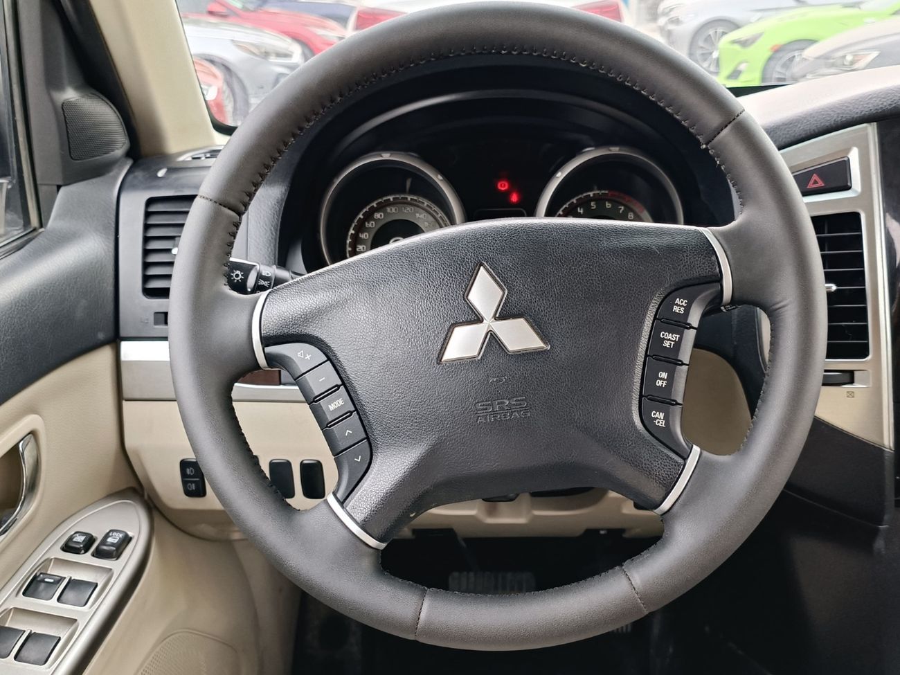 ميتسوبيشي باجيرو /3.5 V6/ 4WD/ LEATHER SEATS/ DVD/ LOT#16714