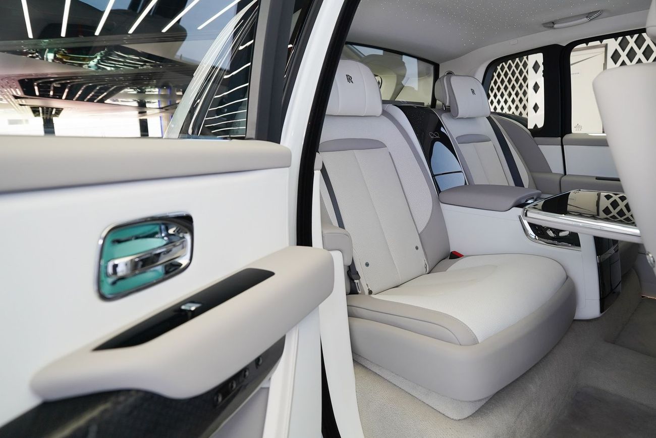 رولز رويس كولينان BLACK BADGE