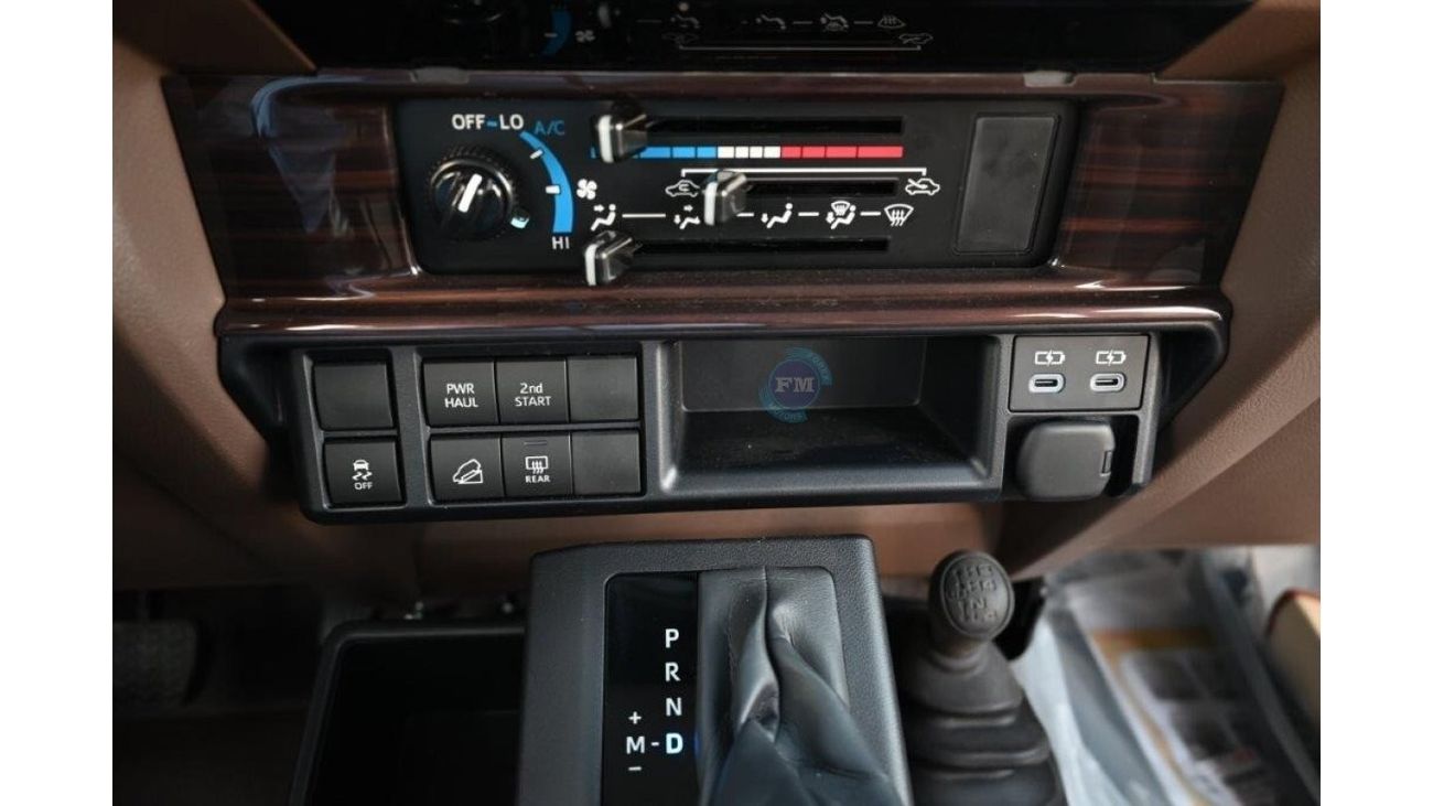 Toyota Land Cruiser 70 DLX