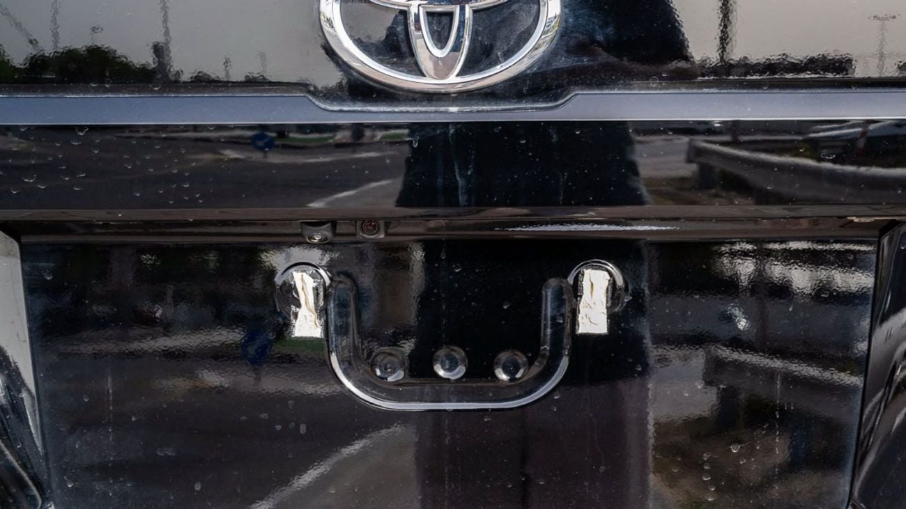 تويوتا جرافينا Toyota Granvia Premium 3.5L 2026