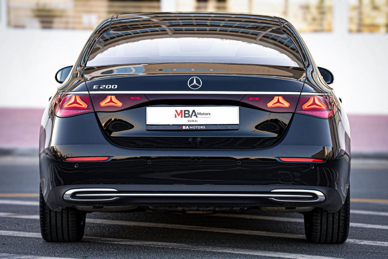 مرسيدس بنز E200 2.0L