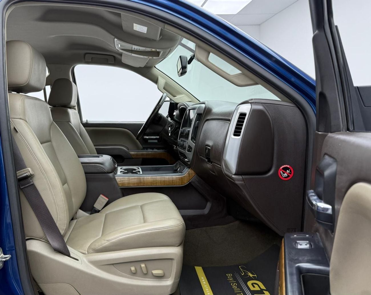 GMC Sierra 2018 GMC Sierra 2500HD SLE, Service History, Fully Loaded, Excellent Condition, GCC