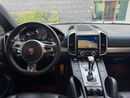 Porsche Cayenne S V8 Platinum edition (GCC)