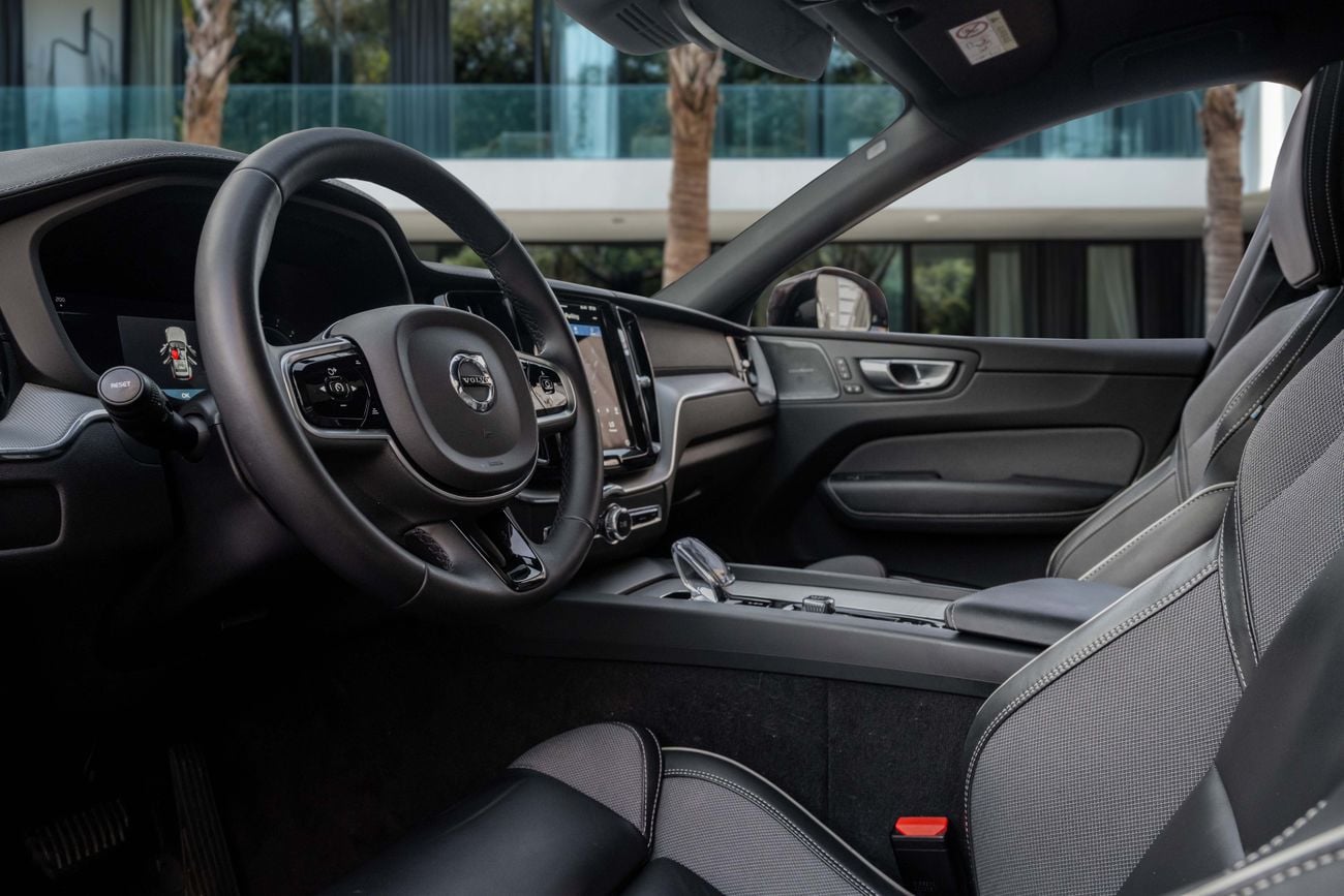 Volvo XC60 B5 Ultimate Dark XC60 B5 Ultimate Dark | 2,448 P.M | 0% Downpayment | 2028 Warranty!
