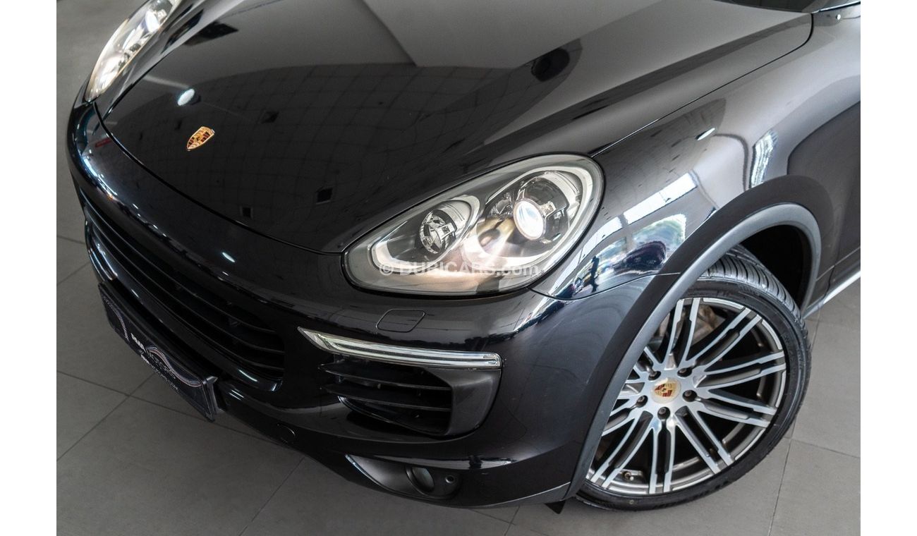 Porsche Cayenne 2015 Porsche Cayenne S / Sport Chrono Package Plus / Two Year ARM Service Pack